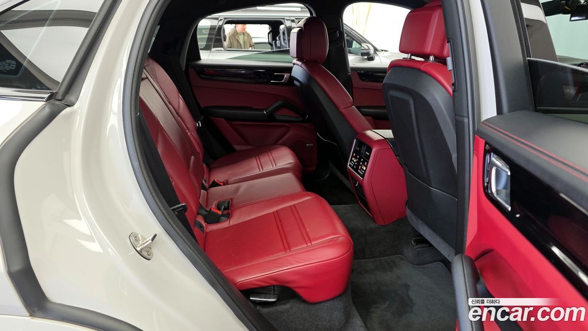 Porsche Cayenne 2021