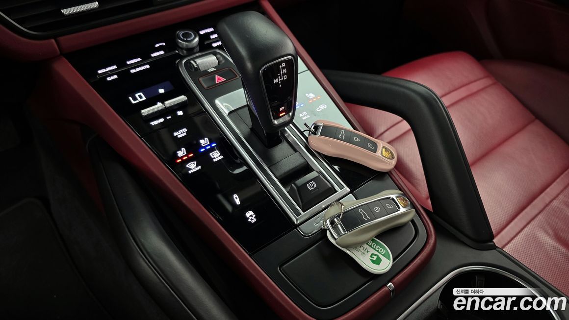 Porsche Cayenne 2021