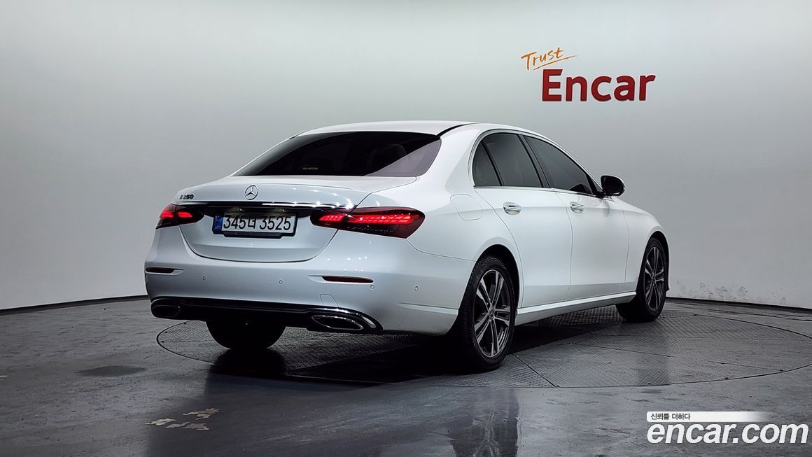 Mercedes-Benz E-Class 2023