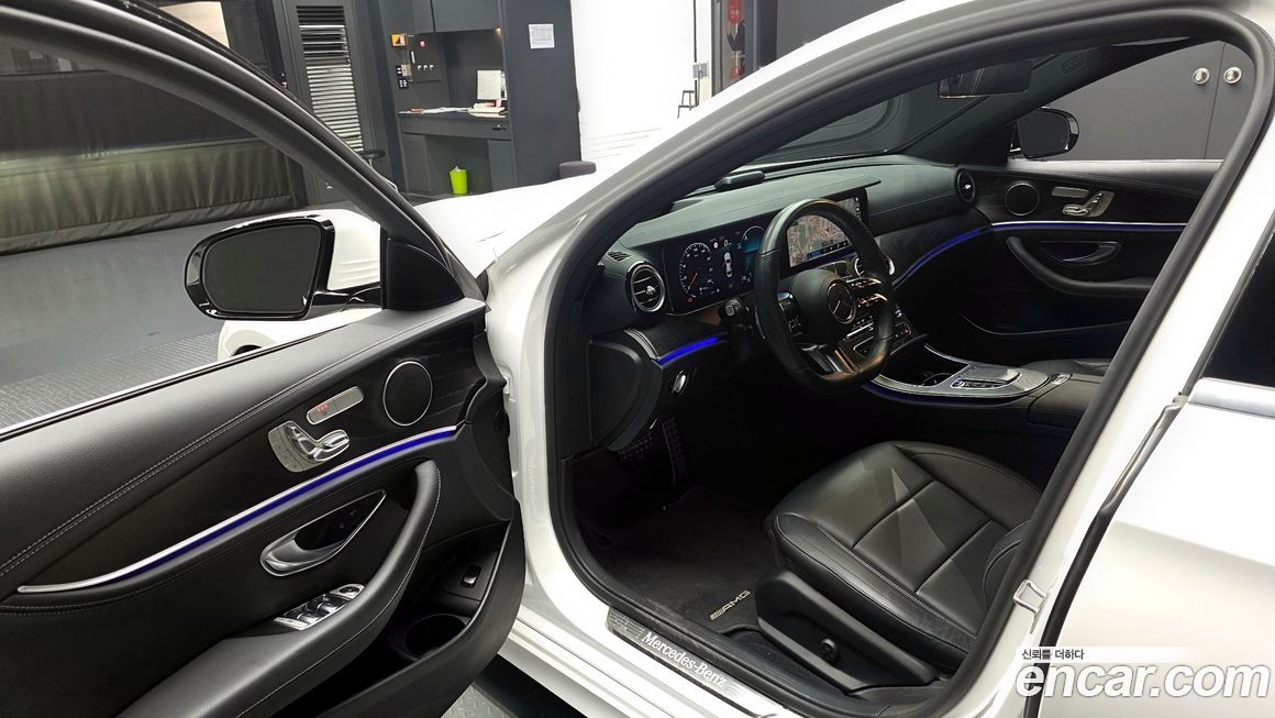 Mercedes-Benz E-Class 2021