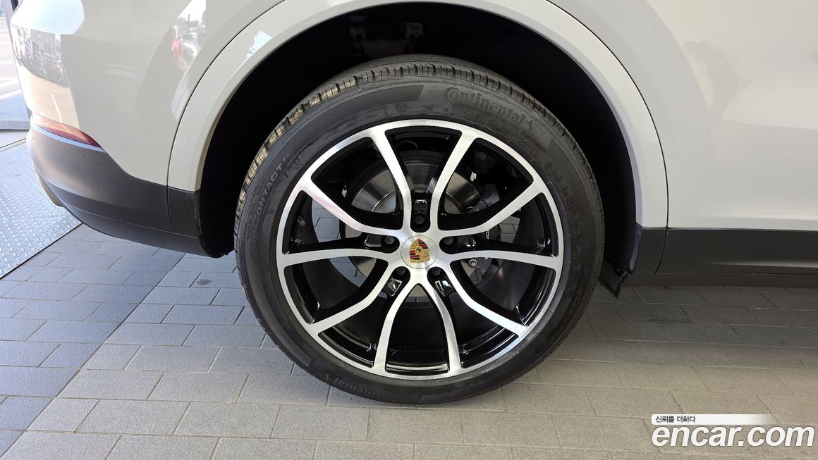 Porsche Cayenne 2021