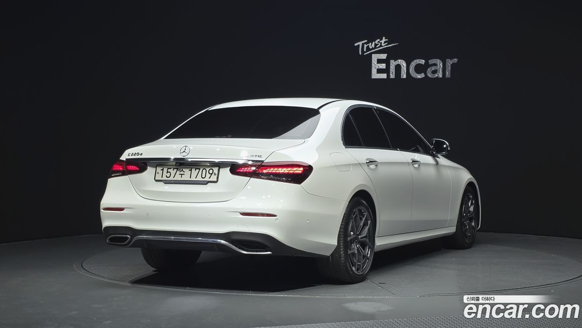 Mercedes-Benz E-Class 2021