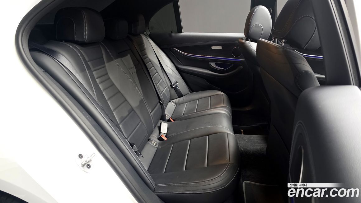 Mercedes-Benz E-Class 2021