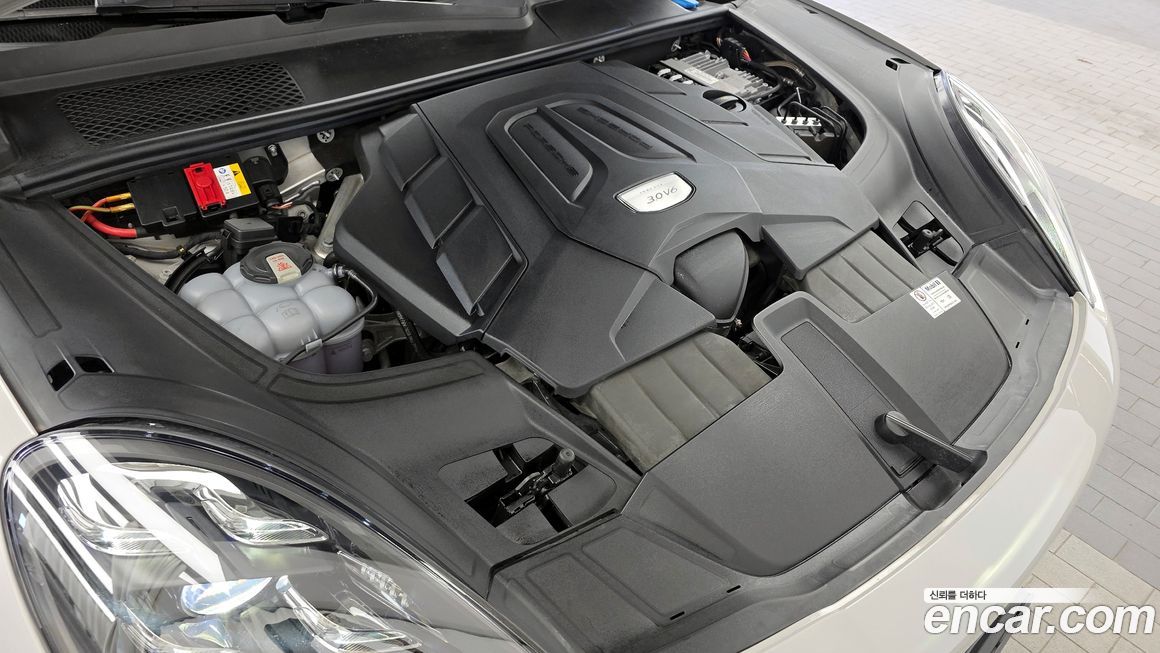 Porsche Cayenne 2021