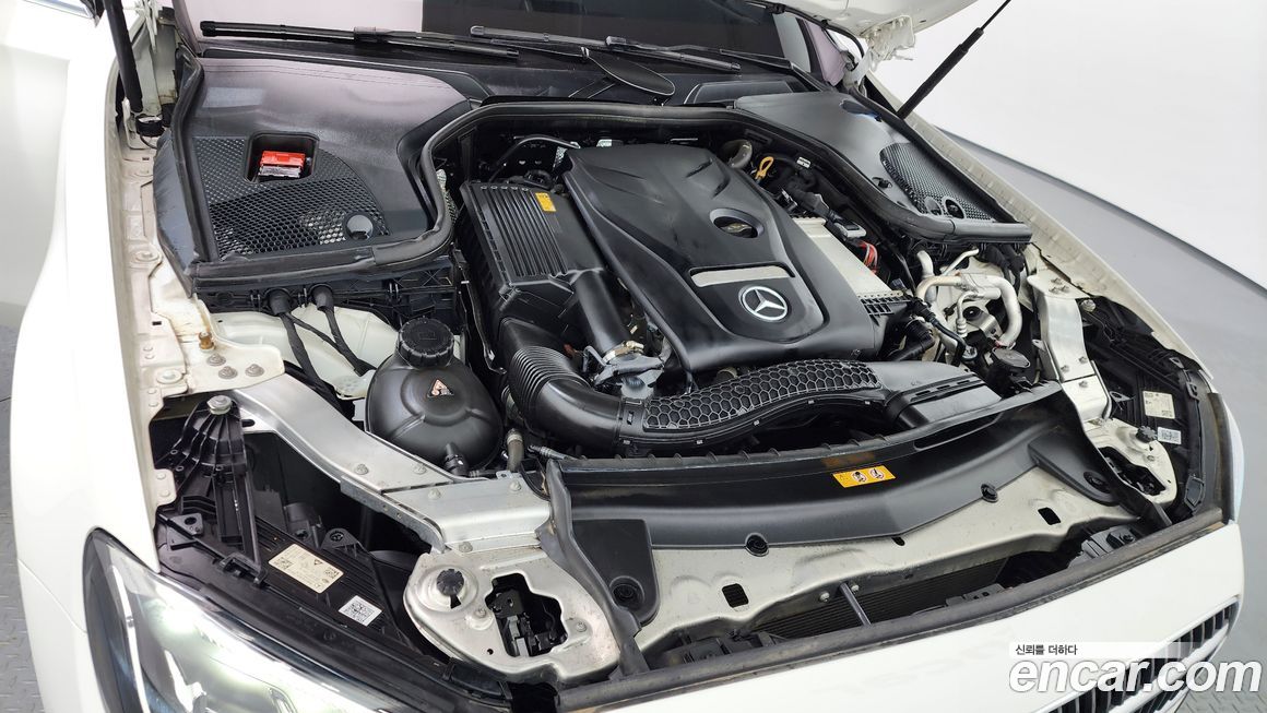 Mercedes-Benz E-Class 2023