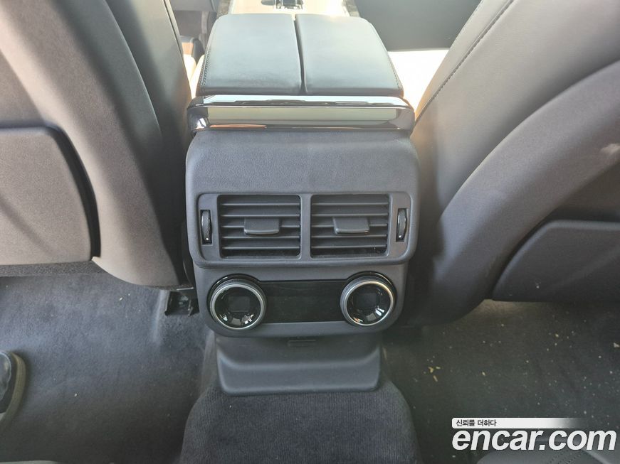 Land Rover Range Rover Velar 2025