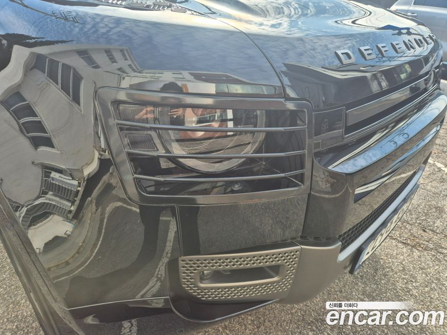 Land Rover Defender 2023