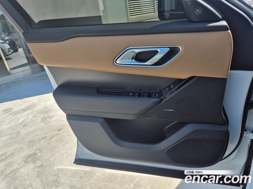 Land Rover Range Rover Velar 2025