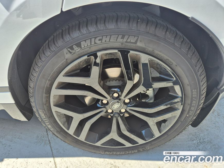 Land Rover Range Rover Velar 2025