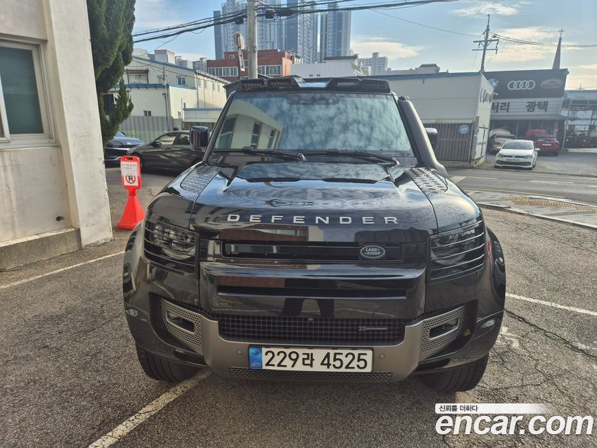 Land Rover Defender 2023