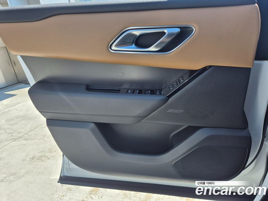 Land Rover Range Rover Velar 2025