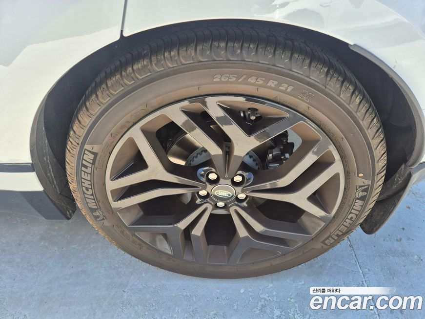 Land Rover Range Rover Velar 2025