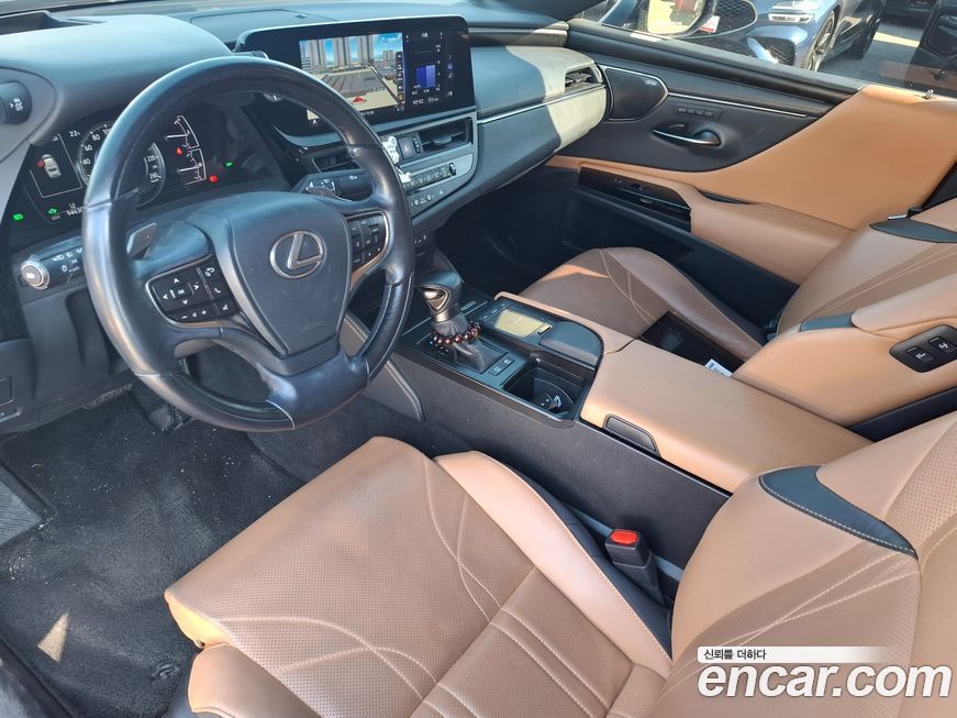 Lexus ES 2022