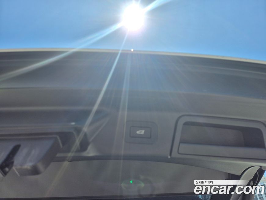 Land Rover Range Rover Velar 2025