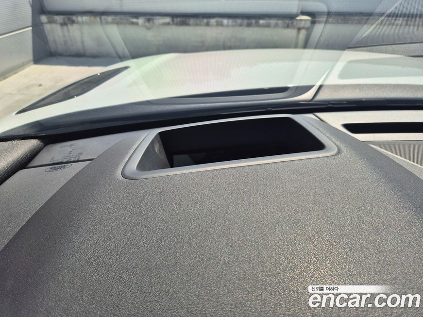 Land Rover Range Rover Velar 2025
