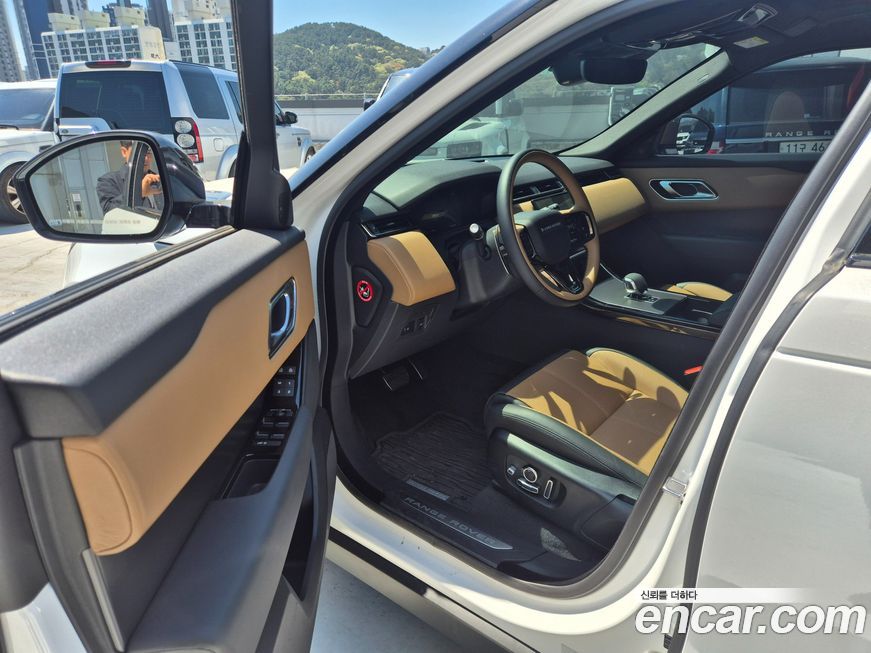 Land Rover Range Rover Velar 2025