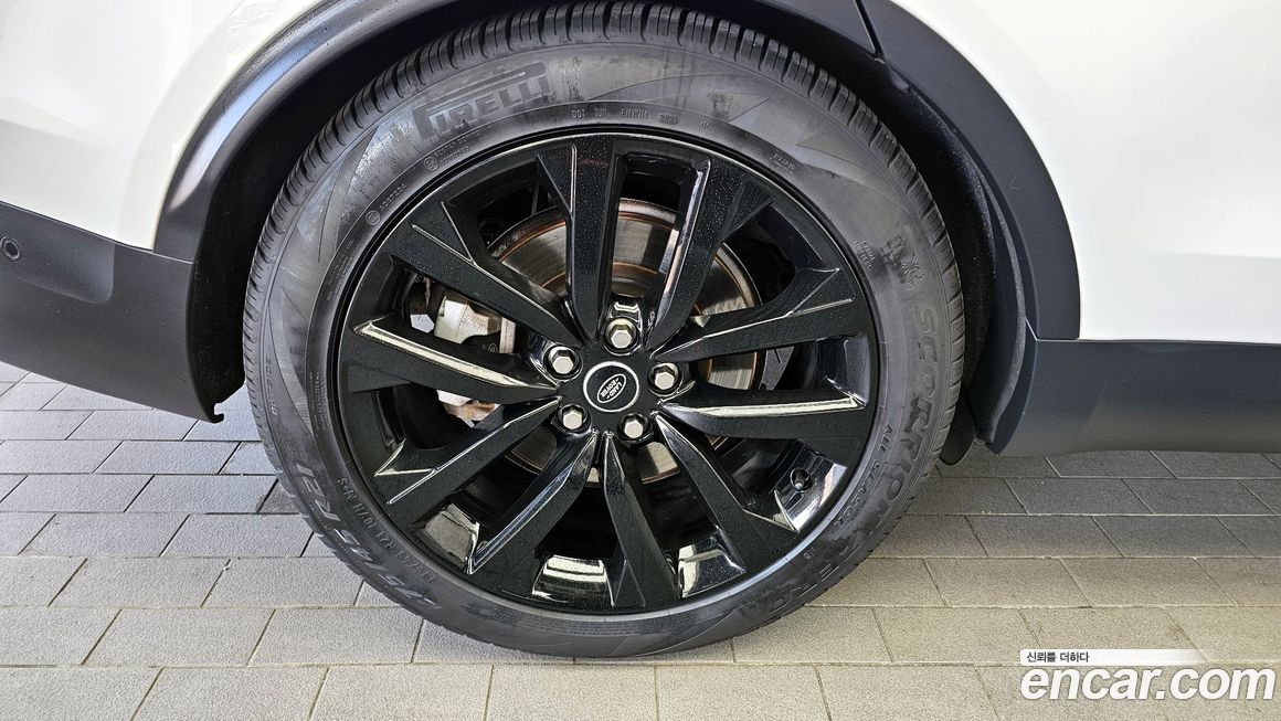Land Rover Discovery 2022