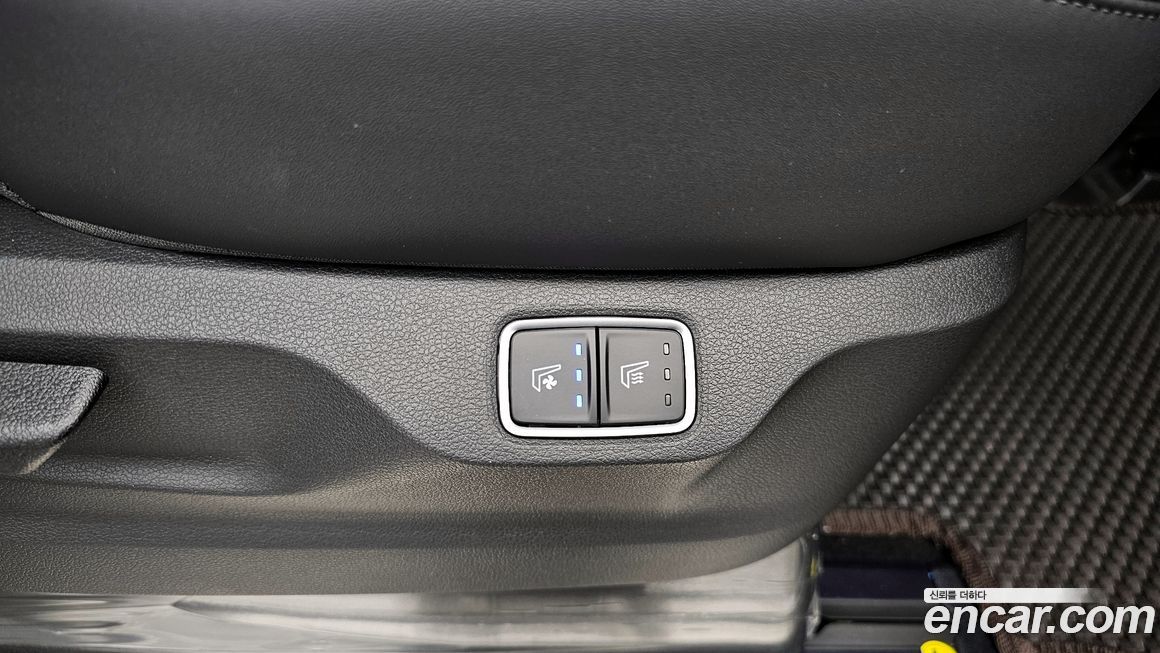 Hyundai Staria 2025