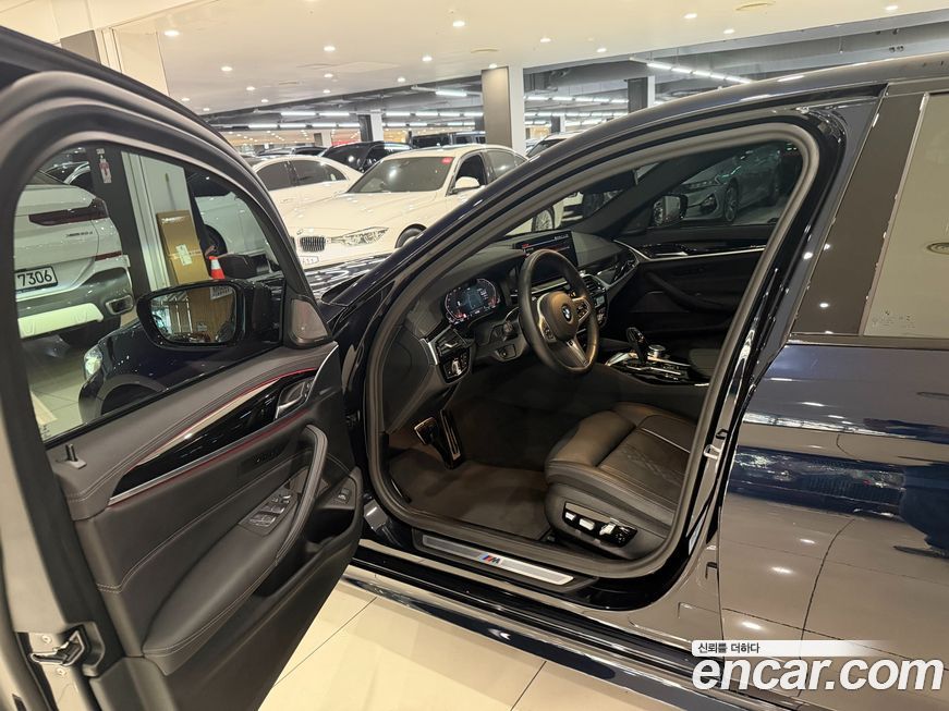 BMW 5-Series 2023