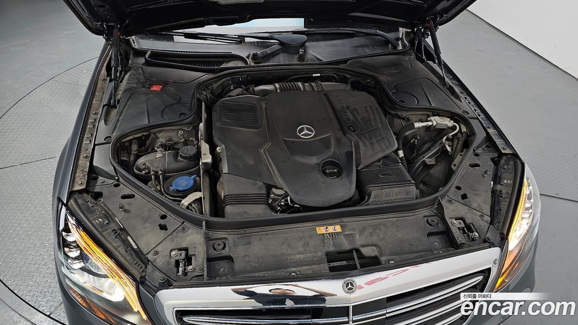 Mercedes-Benz S-Class 2020