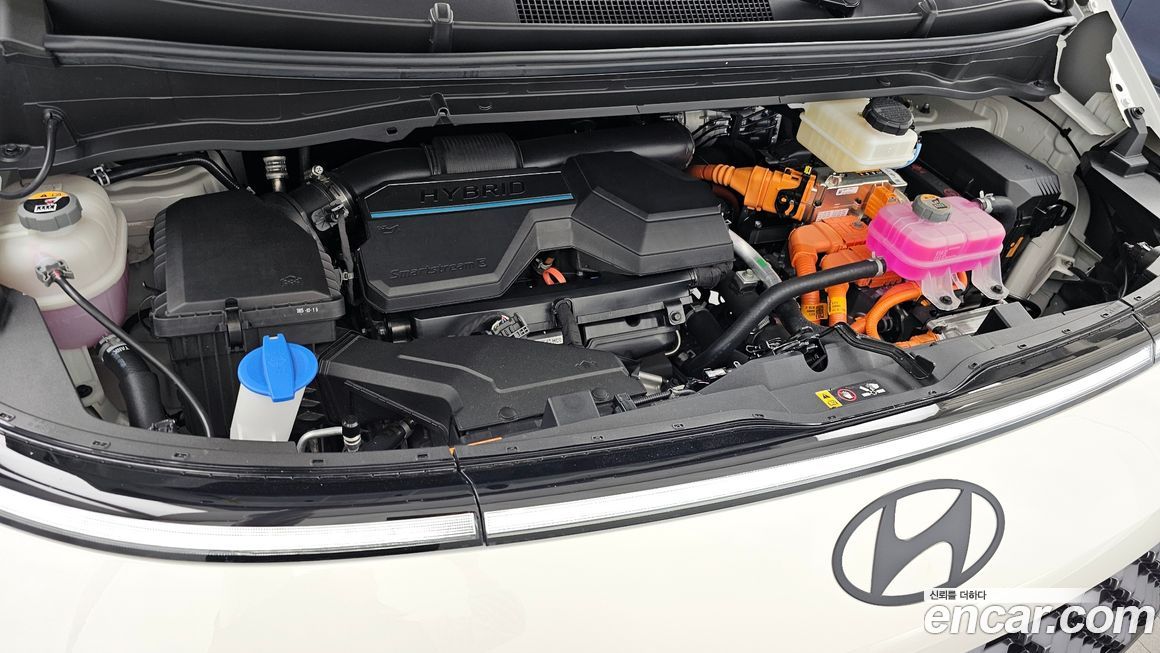 Hyundai Staria 2025