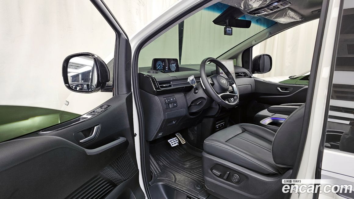 Hyundai Staria 2025