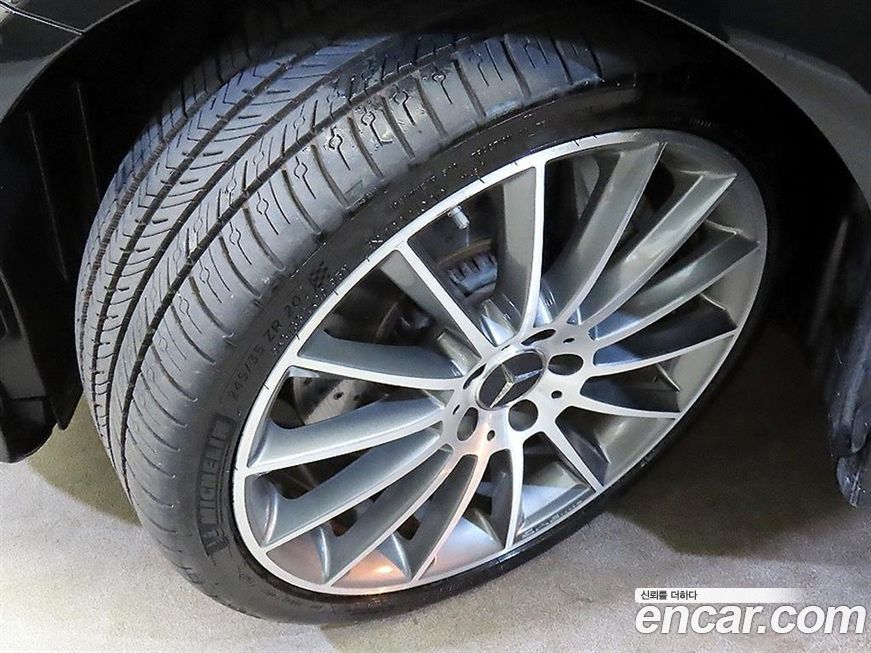 Mercedes-Benz E-Class 2022