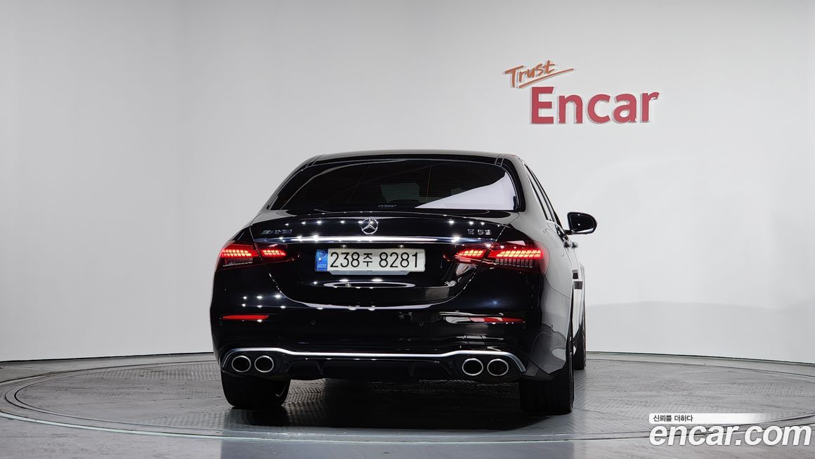 Mercedes-Benz E-Class 2022