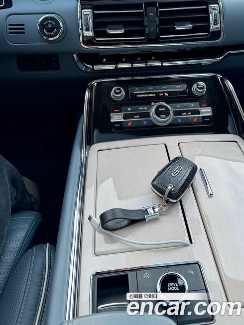 Lincoln Navigator 2021