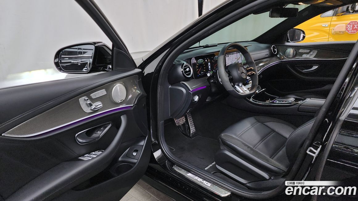 Mercedes-Benz E-Class 2022
