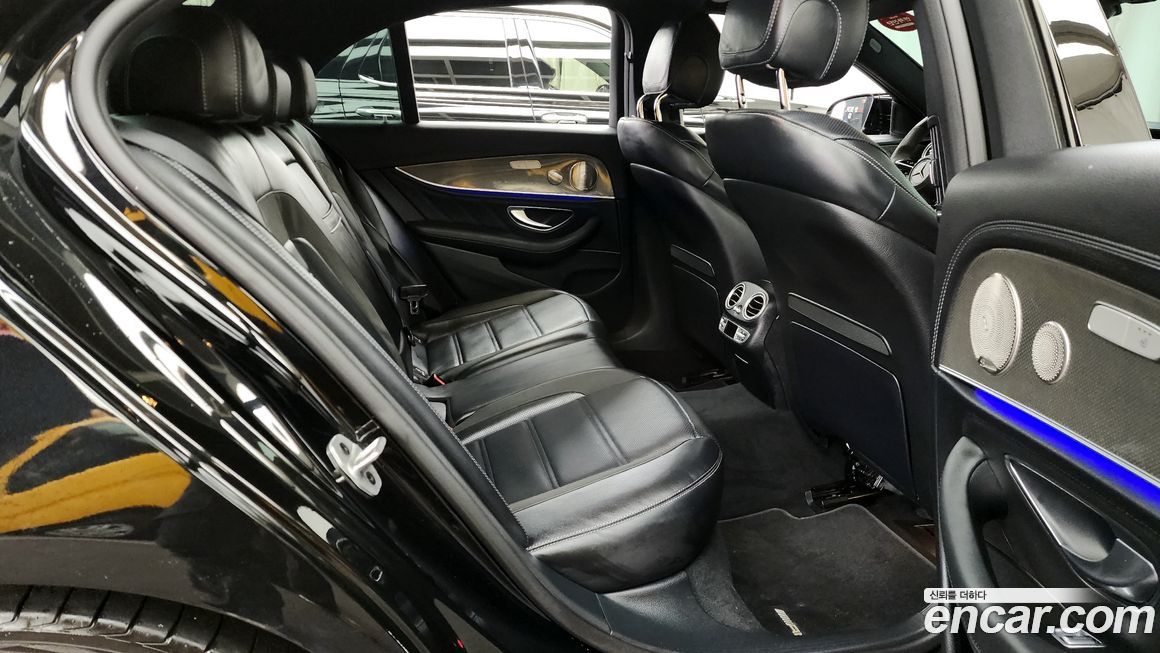 Mercedes-Benz E-Class 2022