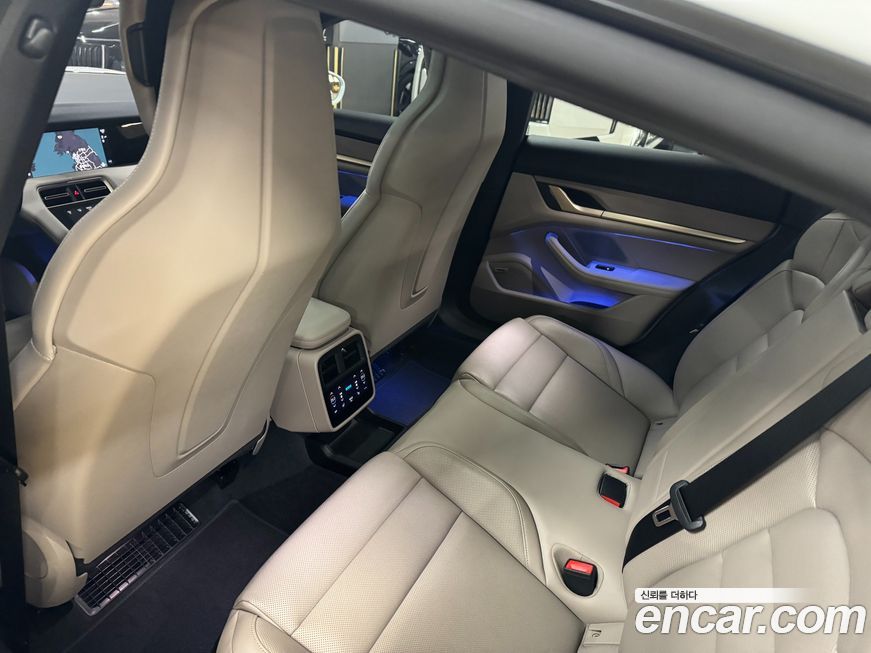 Porsche Taycan 2024