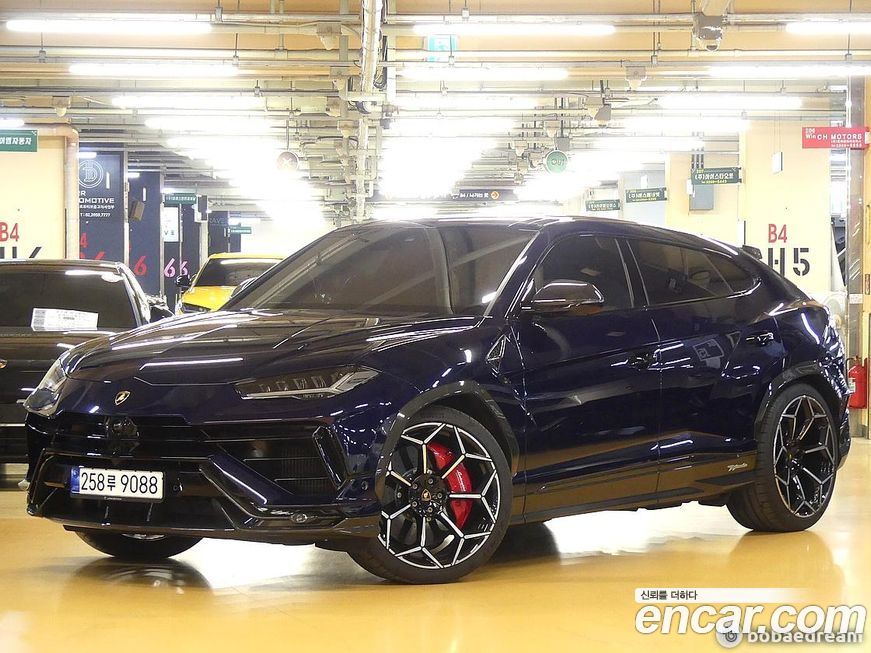 Lamborghini Urus 2023