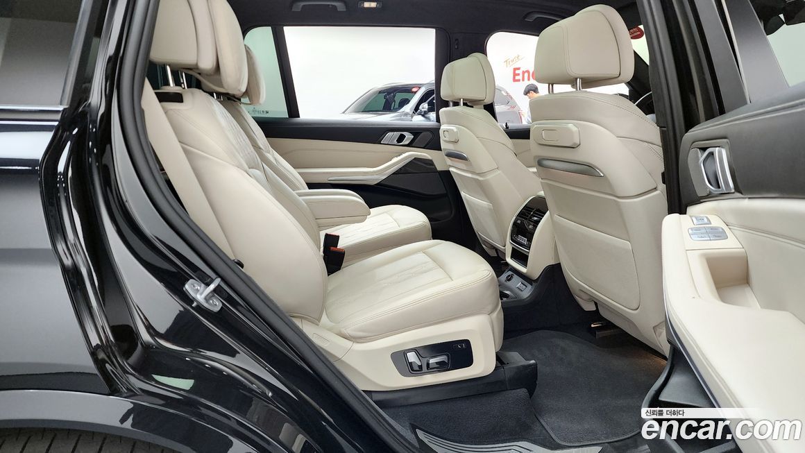 BMW X7 2025