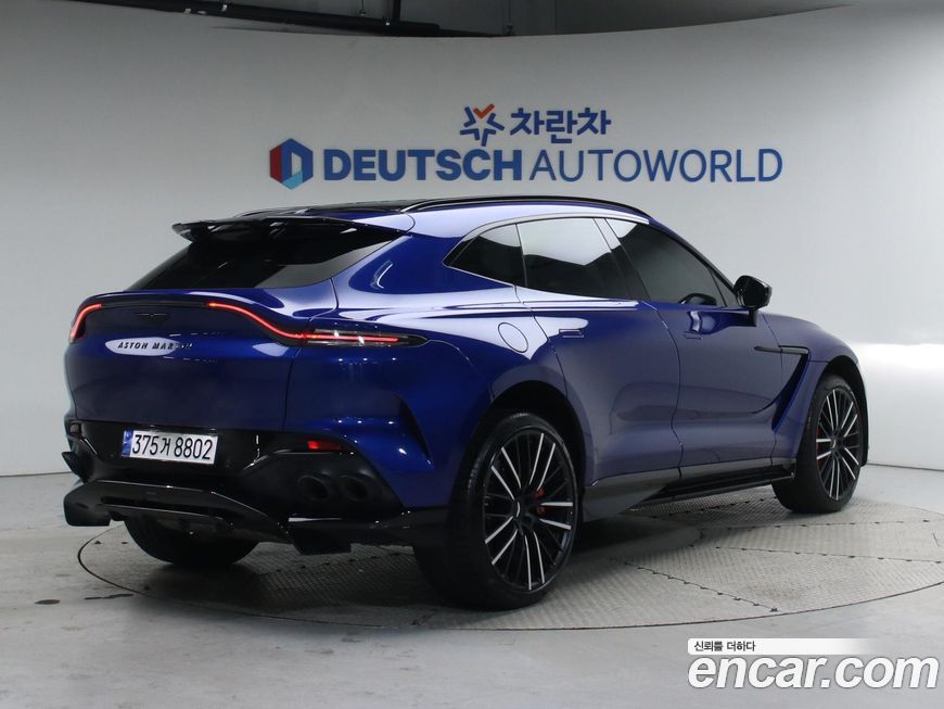 Astonmartin DBX 2023