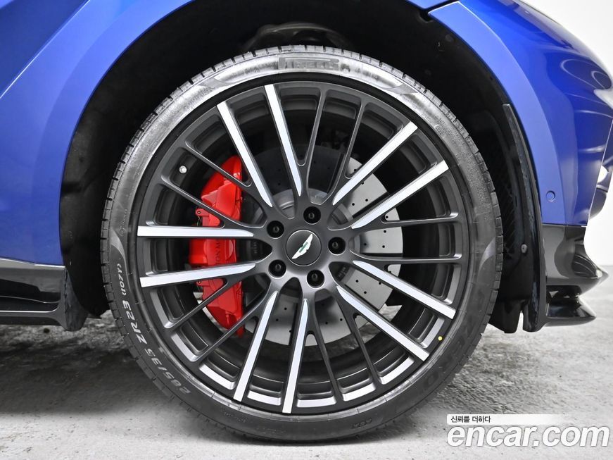 Astonmartin DBX 2023