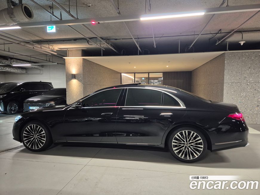 Mercedes-Benz S-Class 2023