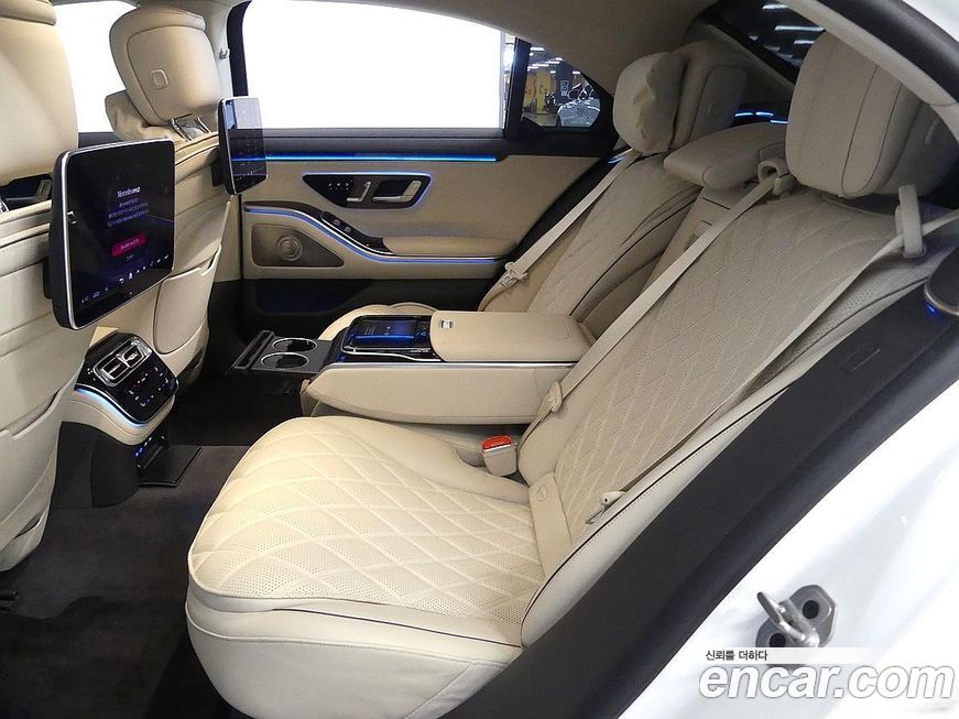 Mercedes-Benz S-Class 2024