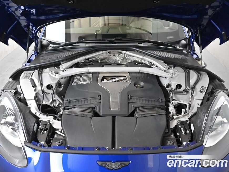 Astonmartin DBX 2023