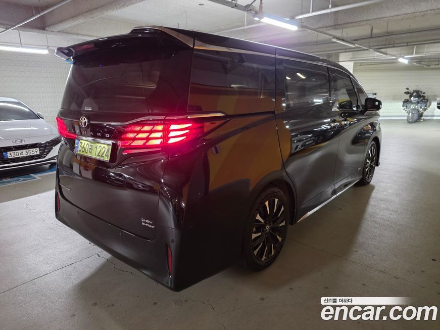 Toyota Alphard 2024