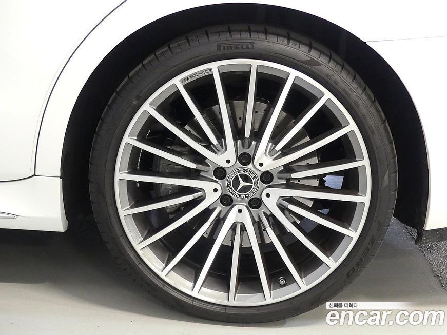 Mercedes-Benz S-Class 2024