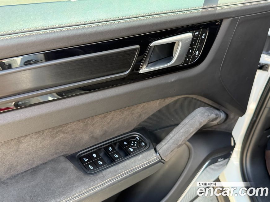 Porsche Cayenne 2022