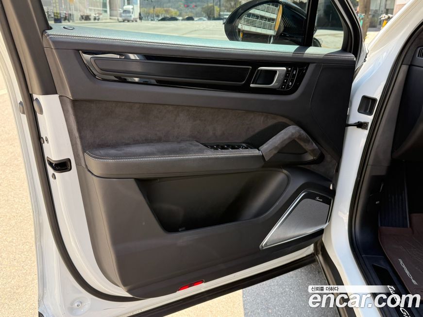 Porsche Cayenne 2022