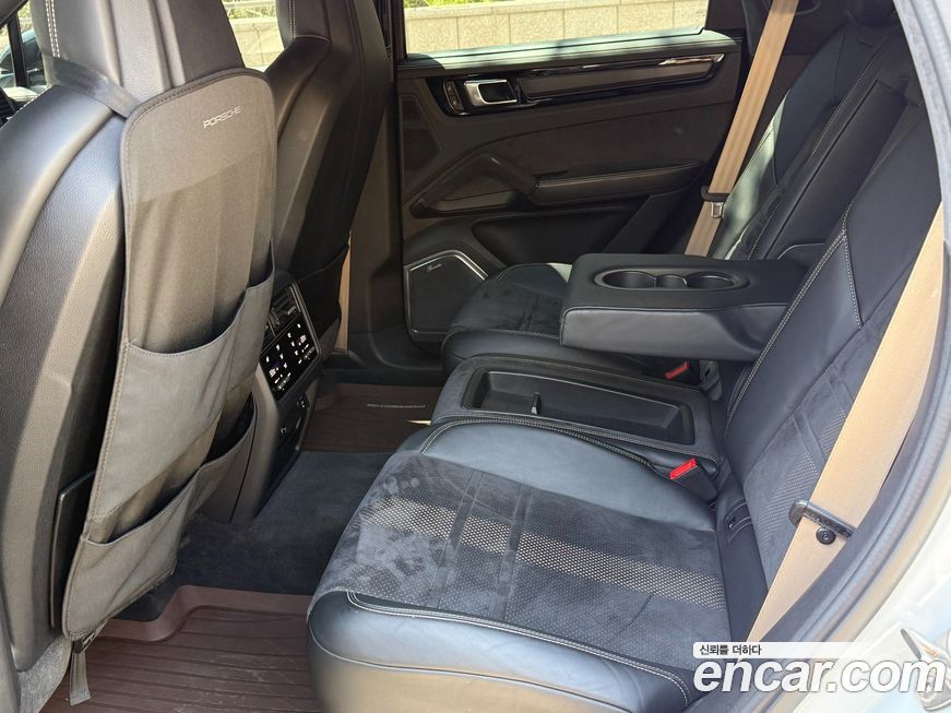 Porsche Cayenne 2022