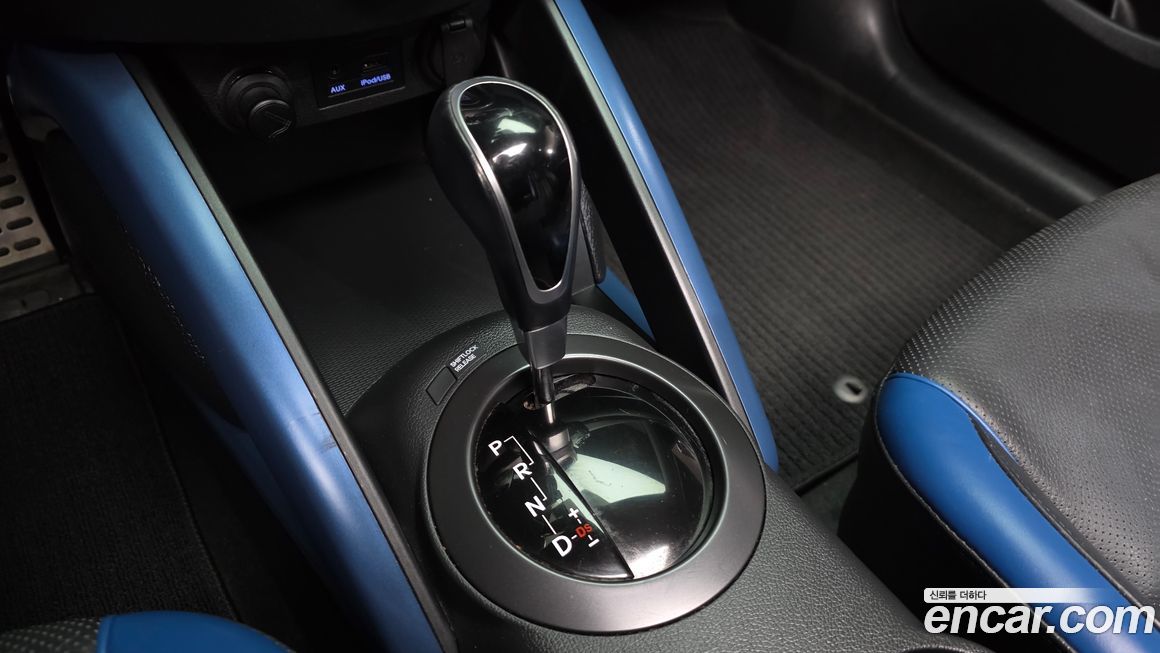 Hyundai Veloster 2013