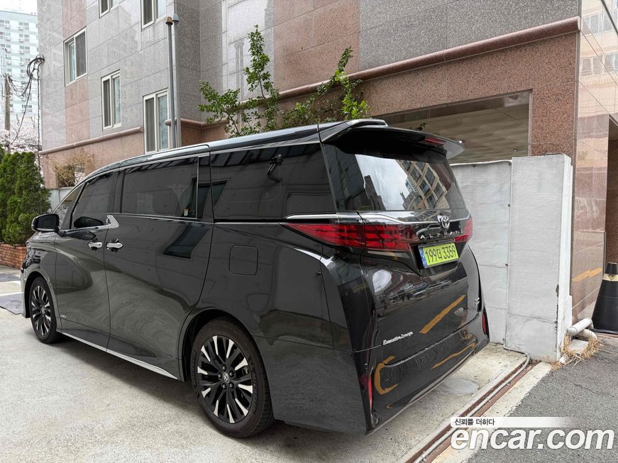Toyota Alphard 2024