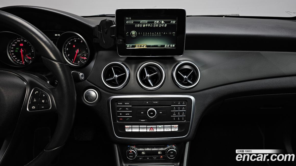 Mercedes-Benz GLA-Class 2018