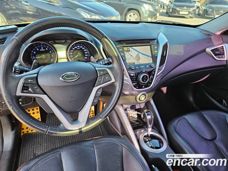 Hyundai Veloster 2012