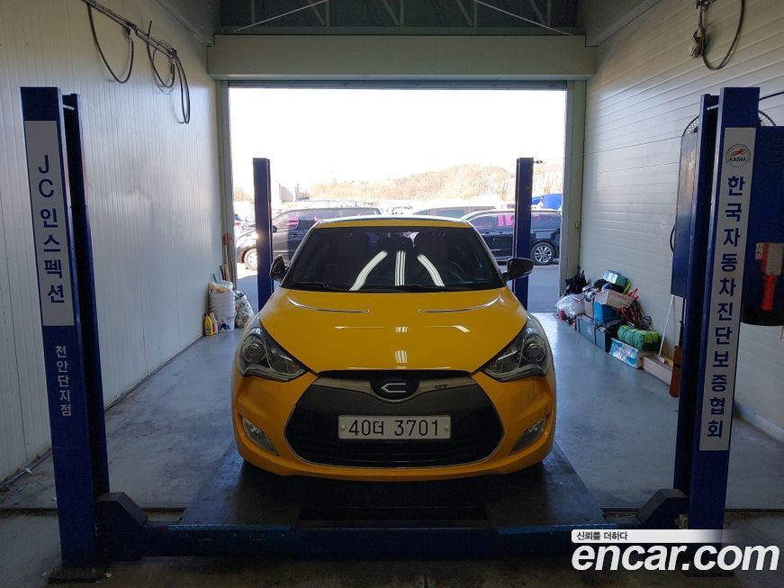 Hyundai Veloster 2012