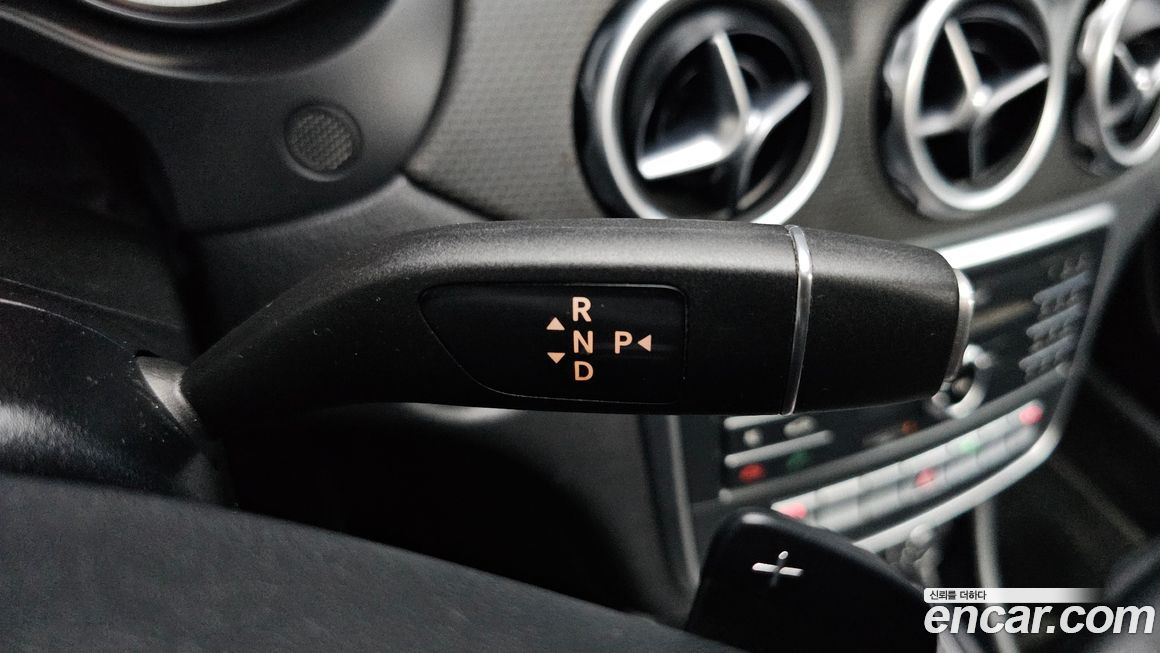 Mercedes-Benz GLA-Class 2018